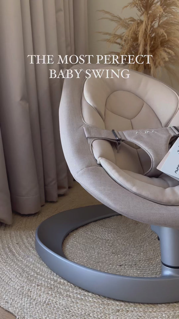 Babyschaukel mit rotierendem Funktion und hängende Spielzeuge